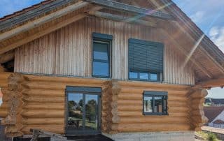Naturstammhaus nach der Renovierung