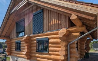 Naturstammhaus nach der Renovierung