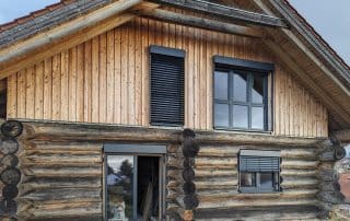 Naturstammhaus vor Renovierung