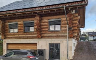 Naturstammhaus vor Renovierung
